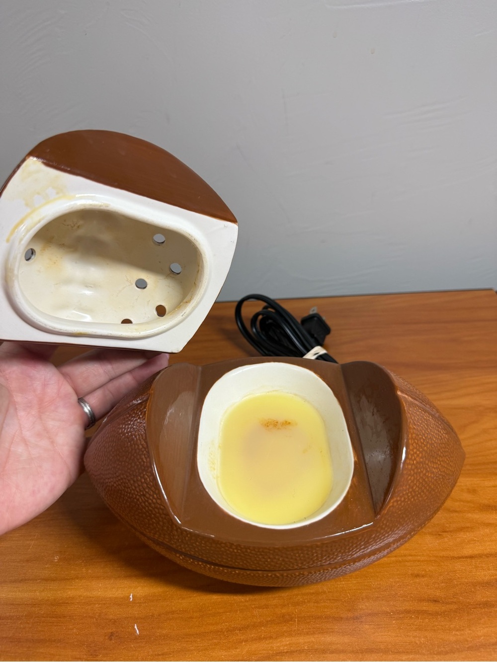 Scentsy First Down Football Warmer Candle Wax Tested Working No Box - Picture 3 of 5